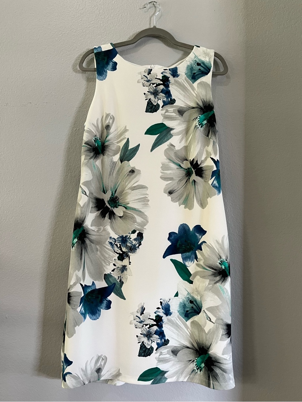 AGB Floral Sleeveless Shift Dress